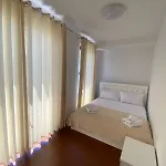 Loris Hotel *