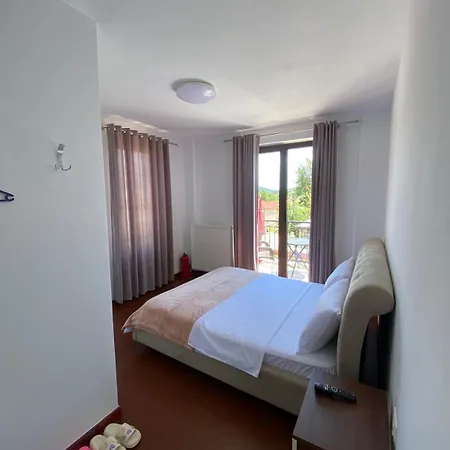 ホテル Loris Voskopojë