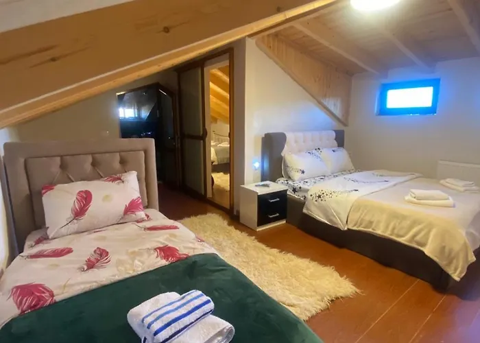 酒店 Loris Voskopojë