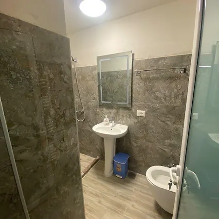Vila Loris * Voskopojë